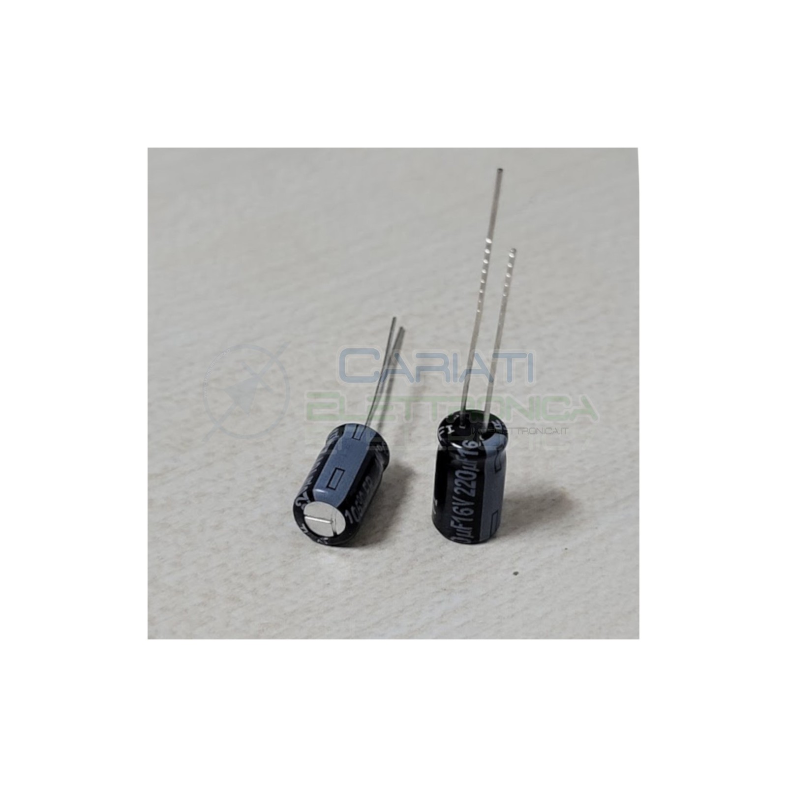 2 Pezzi 220uF 16V Condensatore Elettrolitico 11x6,3mm 105° passo 2,5mm Panasonic