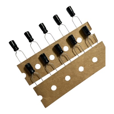 10 Pezzi Condensatore Elettrolitico 1uF 50V 105° 4X7X5 mm Passo 5mmYageo